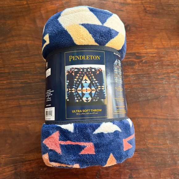 NWT Pendleton Big Thunder Navy Aztec Southwestern Geometric Fleece Throw Blanket - Picture 7 of 10